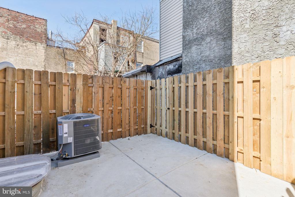 415 W YORK STREET 1