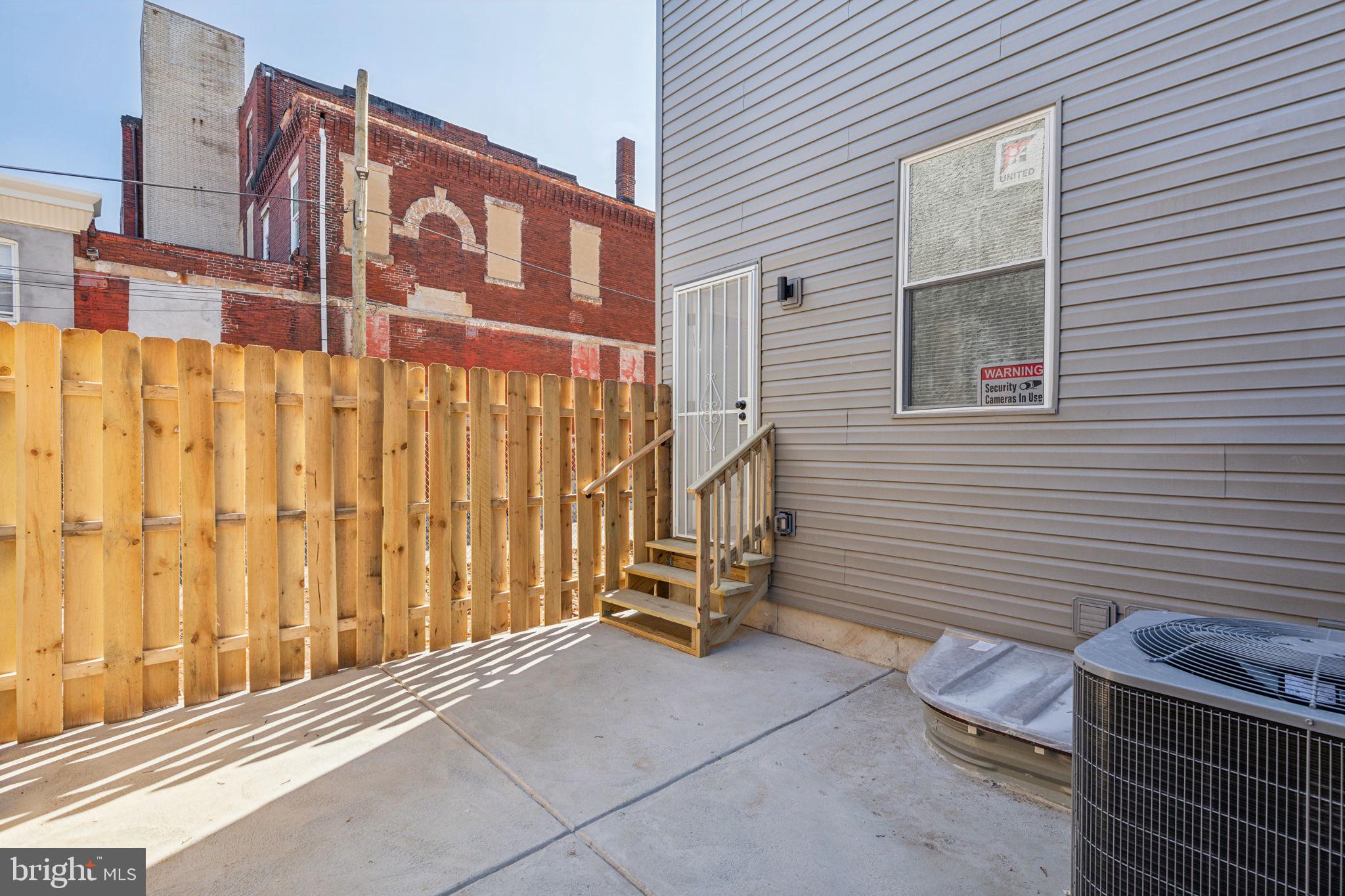 415 W YORK STREET 1