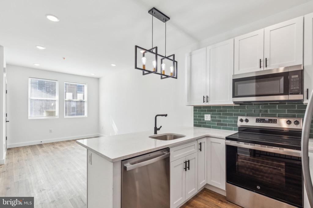 415 W YORK STREET 1