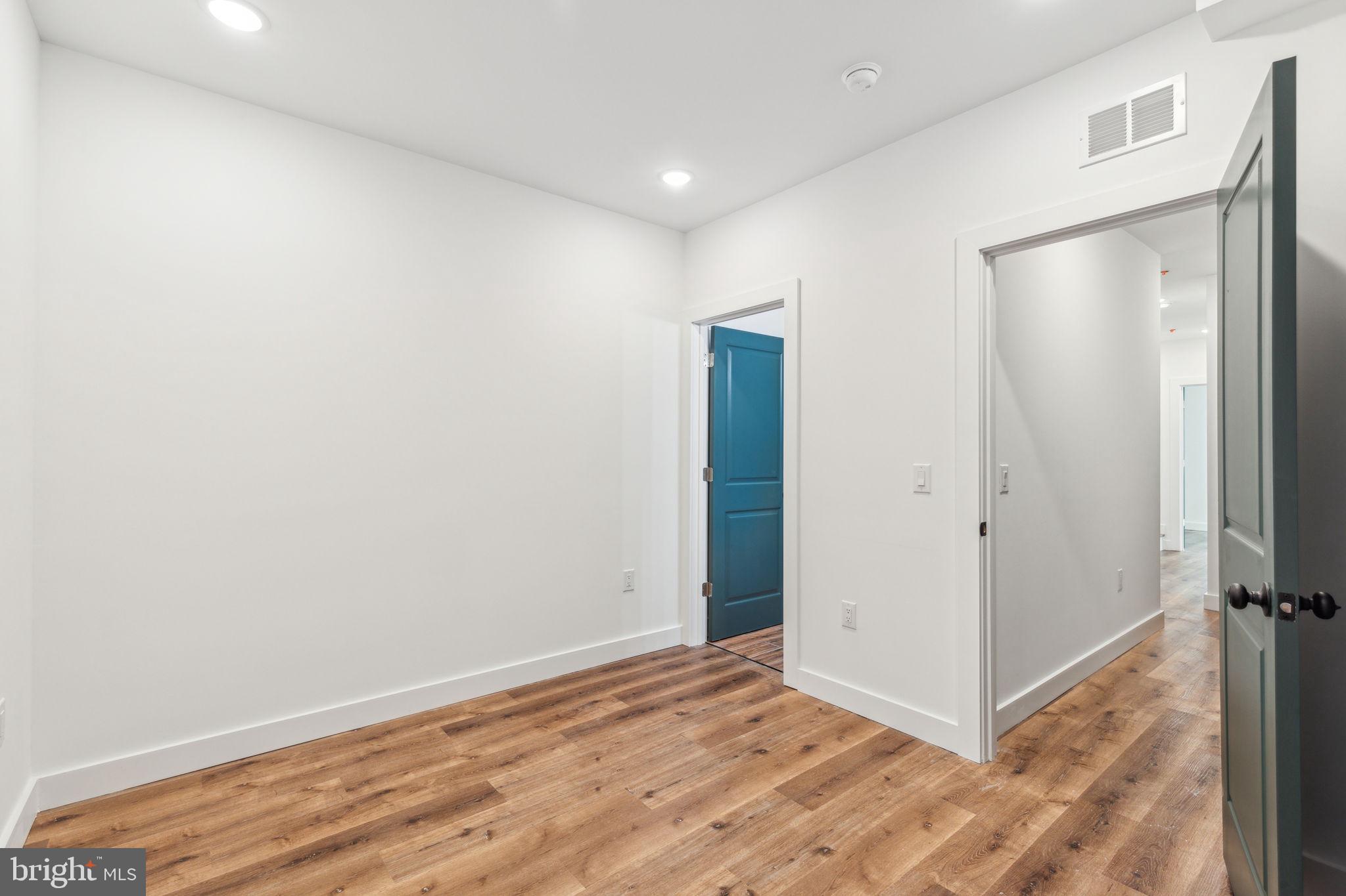 415 W YORK STREET 1