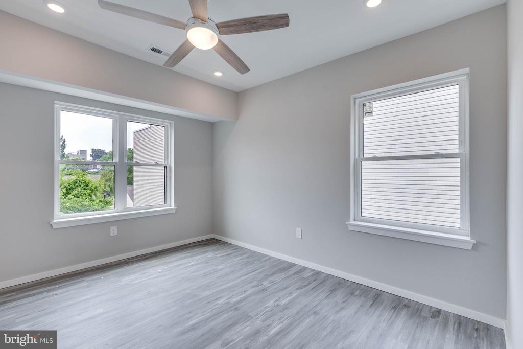 1225 W DAUPHIN STREET B