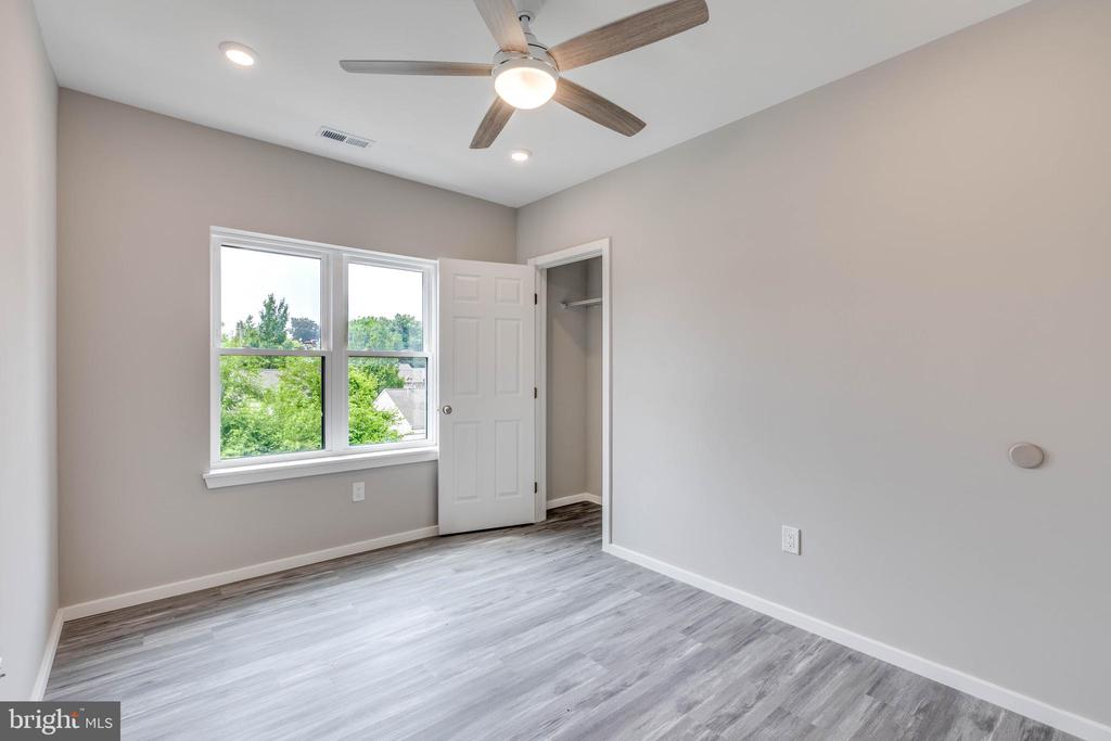 1225 W DAUPHIN STREET B