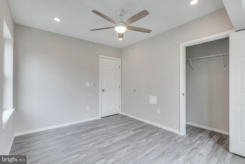 1225 W DAUPHIN STREET B