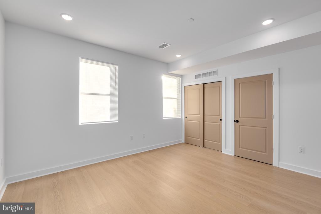 2350 N 16TH STREET 4