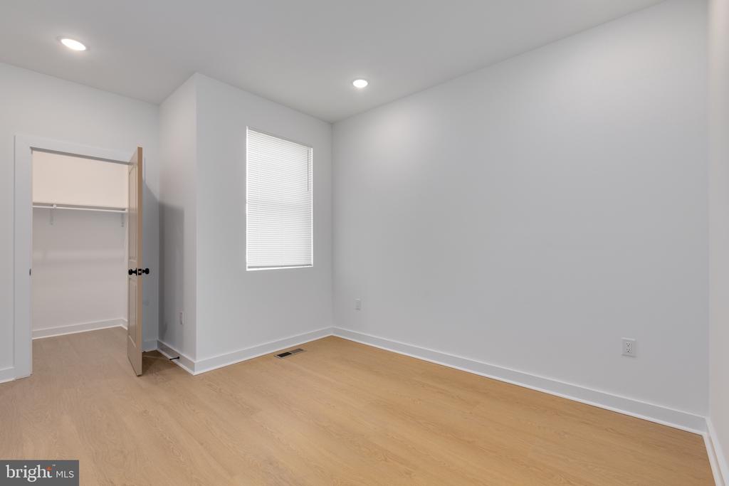 2350 N 16TH STREET 4