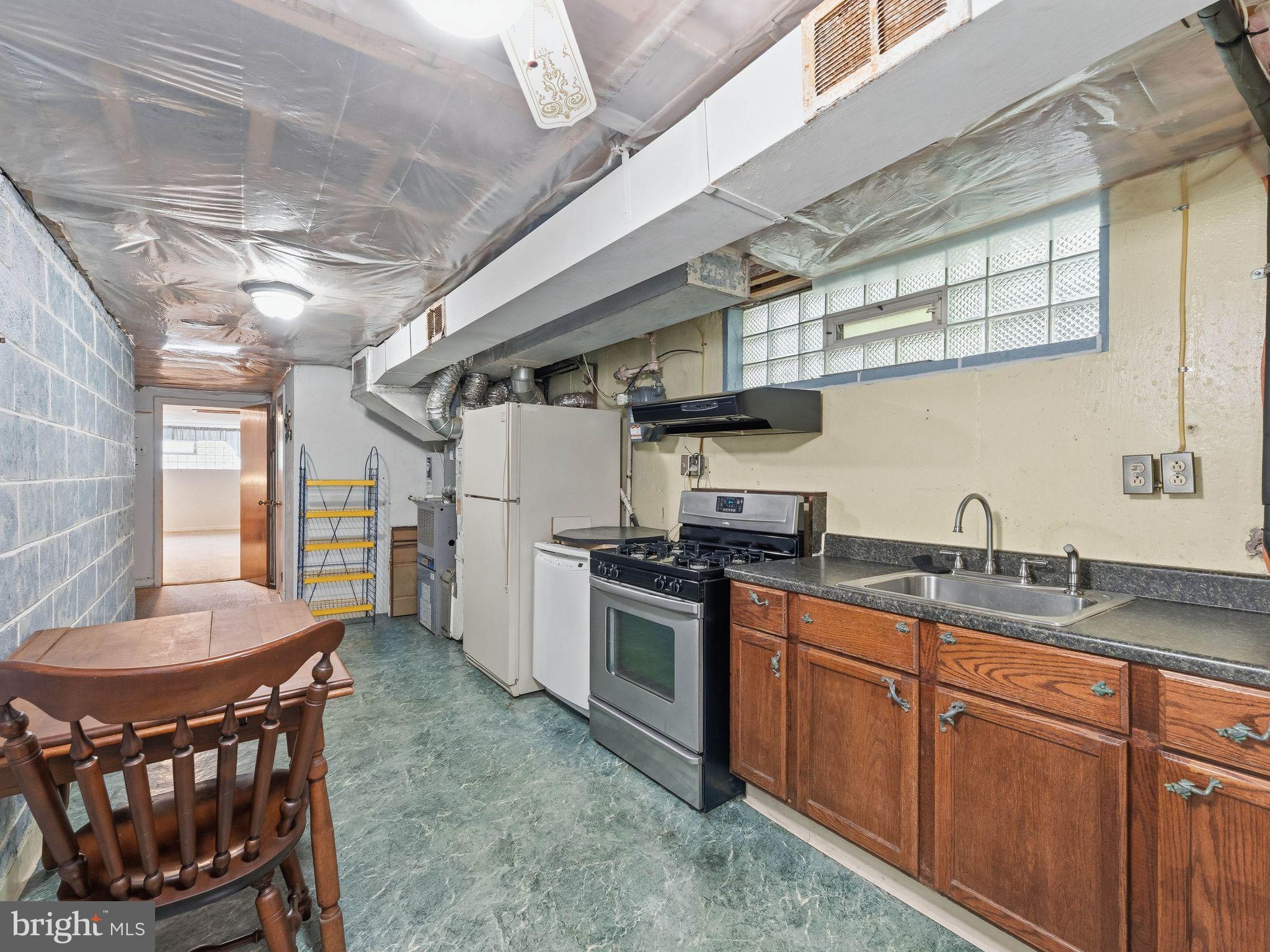 1913 BENTON AVENUE