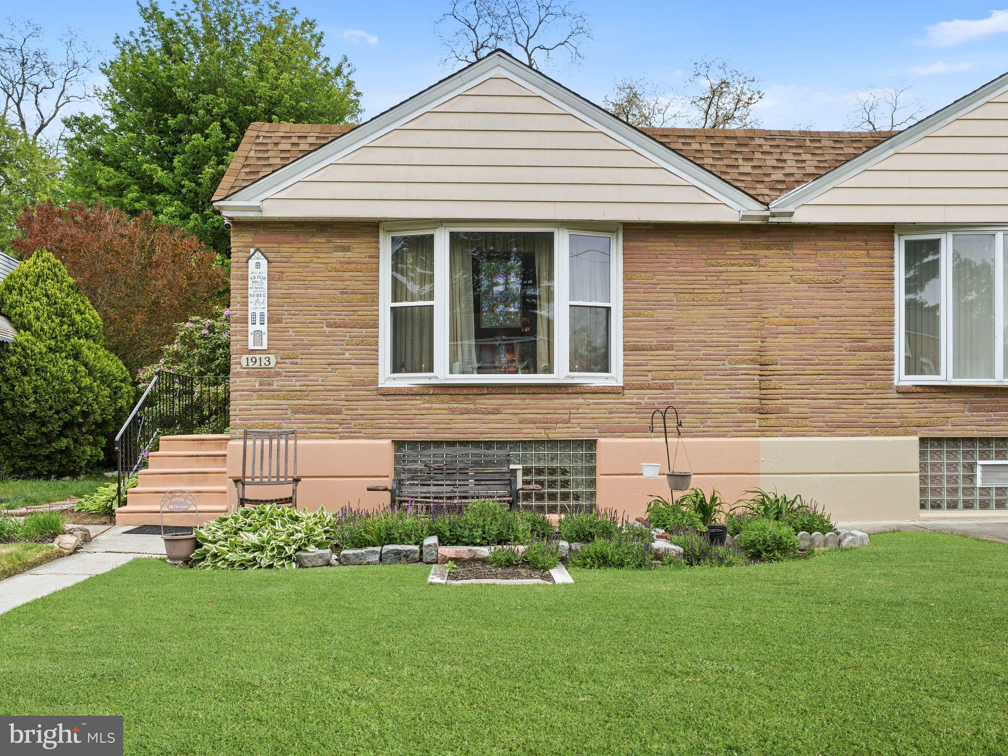 1913 BENTON AVENUE
