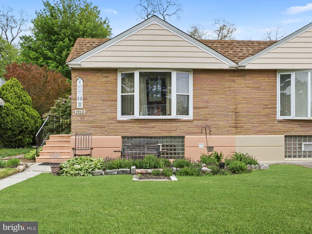 1913 BENTON AVENUE