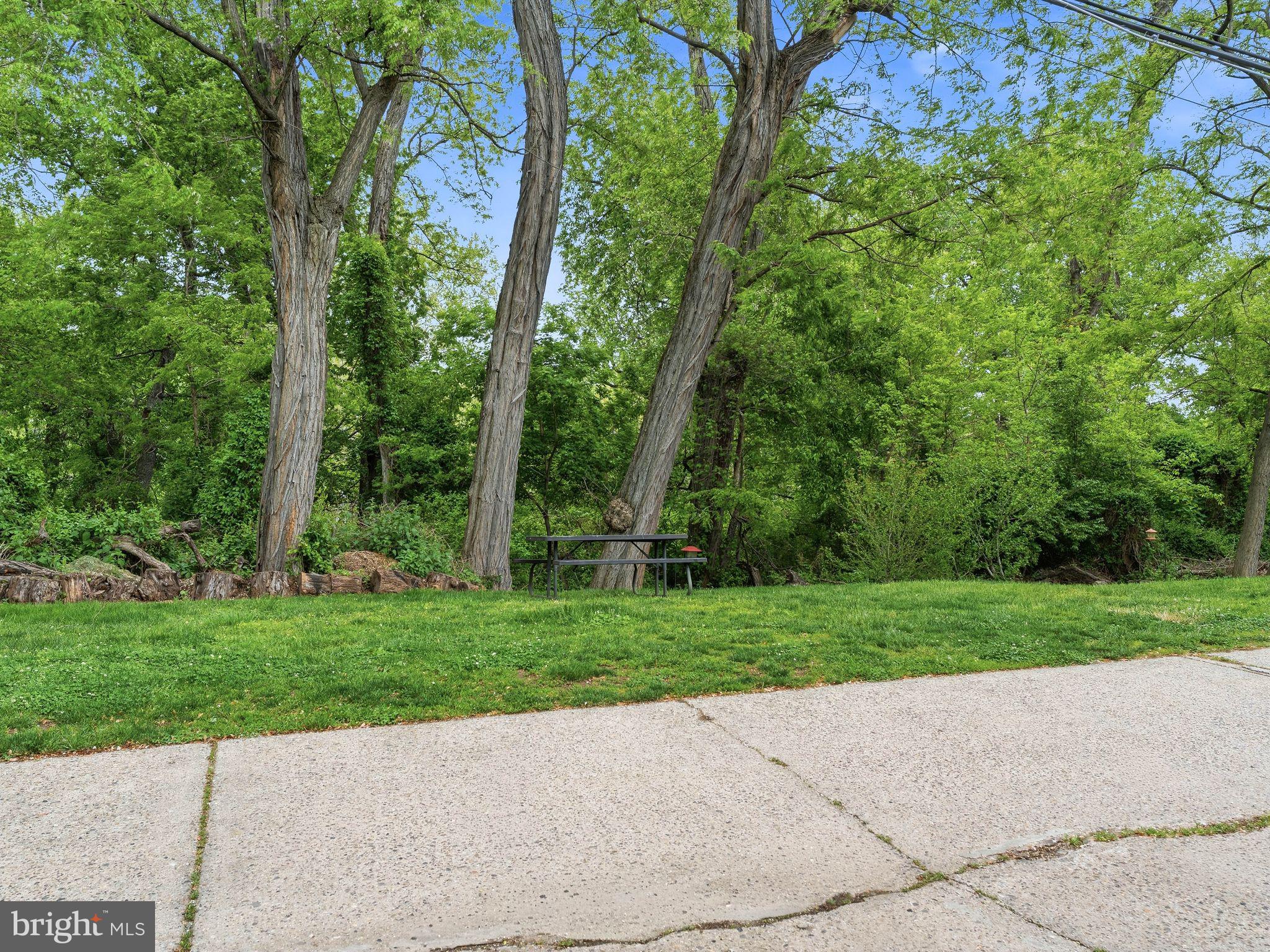 1913 BENTON AVENUE