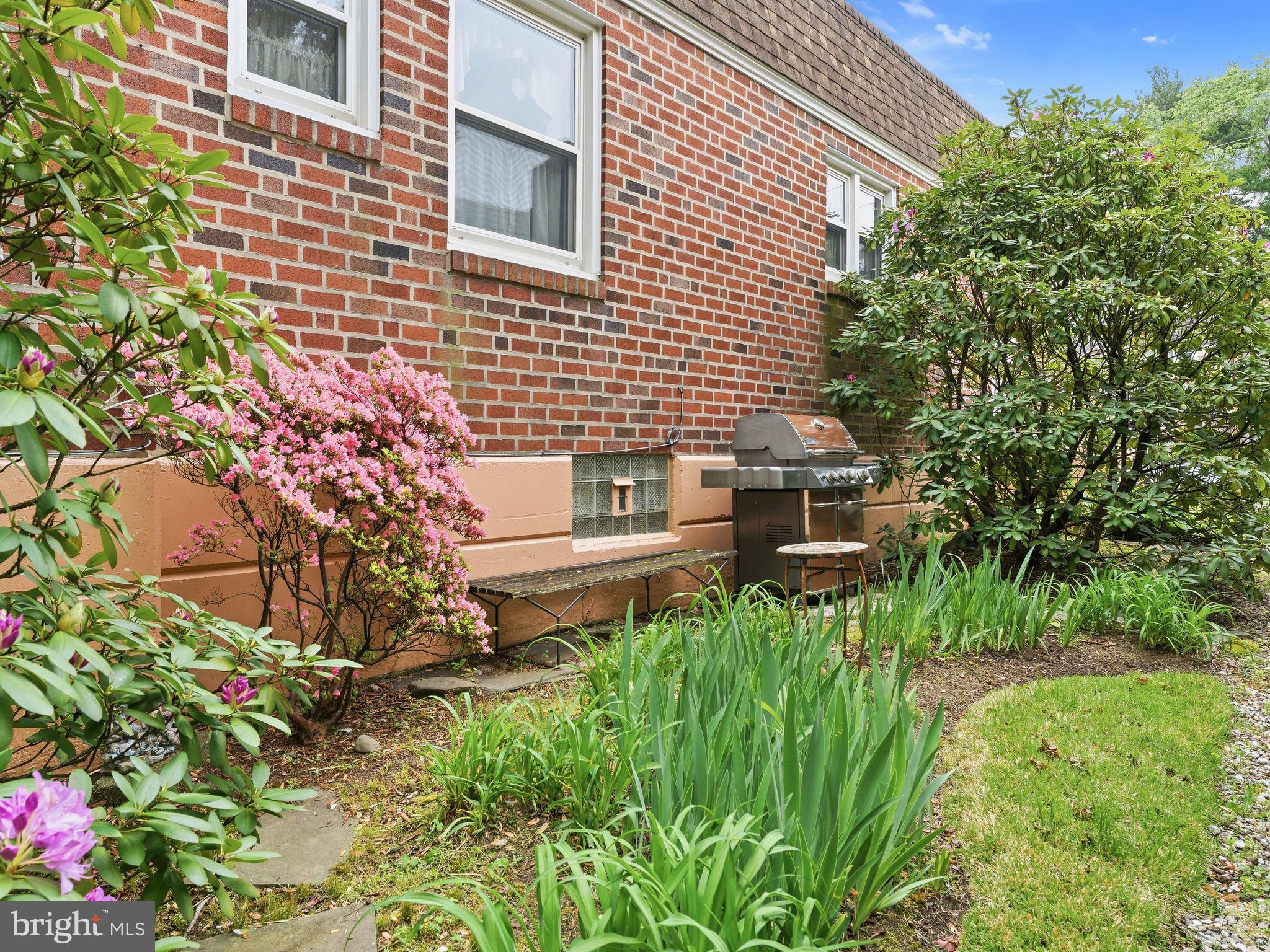 1913 BENTON AVENUE