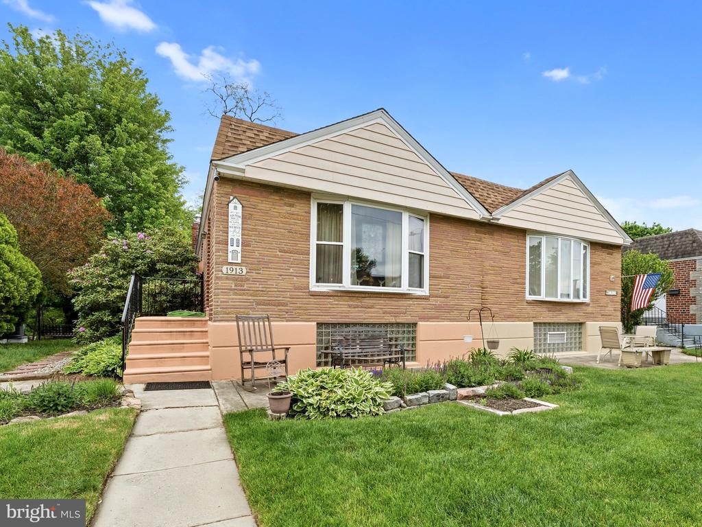 1913 BENTON AVENUE