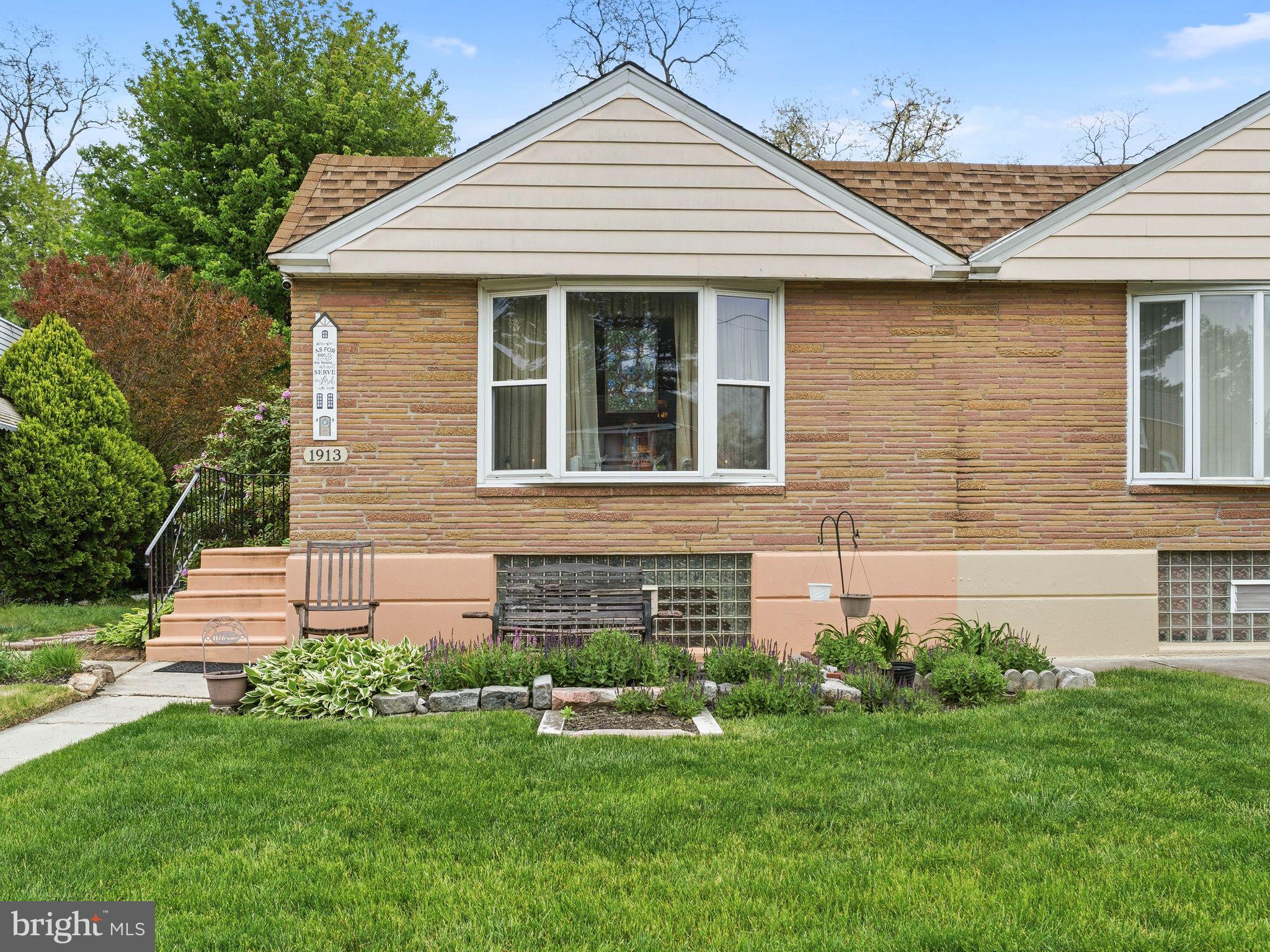 1913 BENTON AVENUE