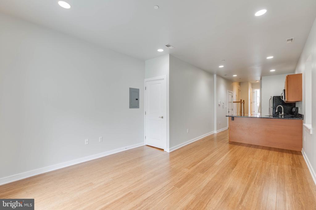 1418 CHRISTIAN STREET 2