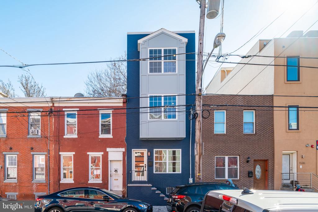 1532 CATHARINE STREET