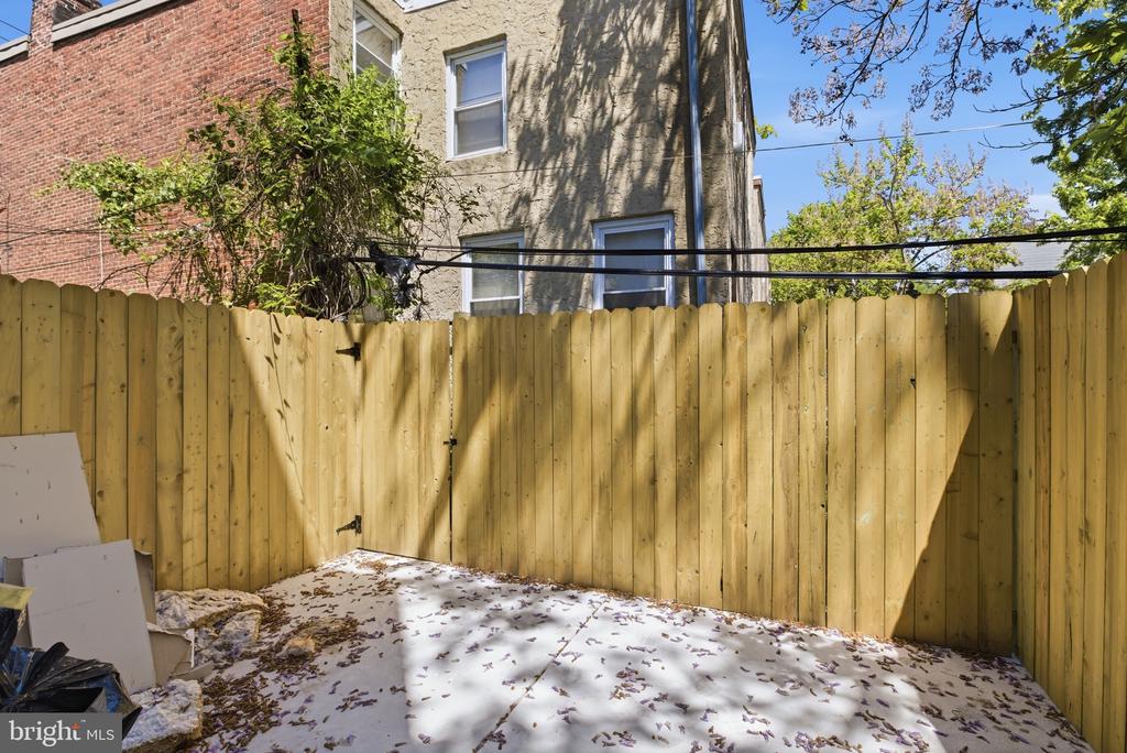 617 W CUMBERLAND STREET 1