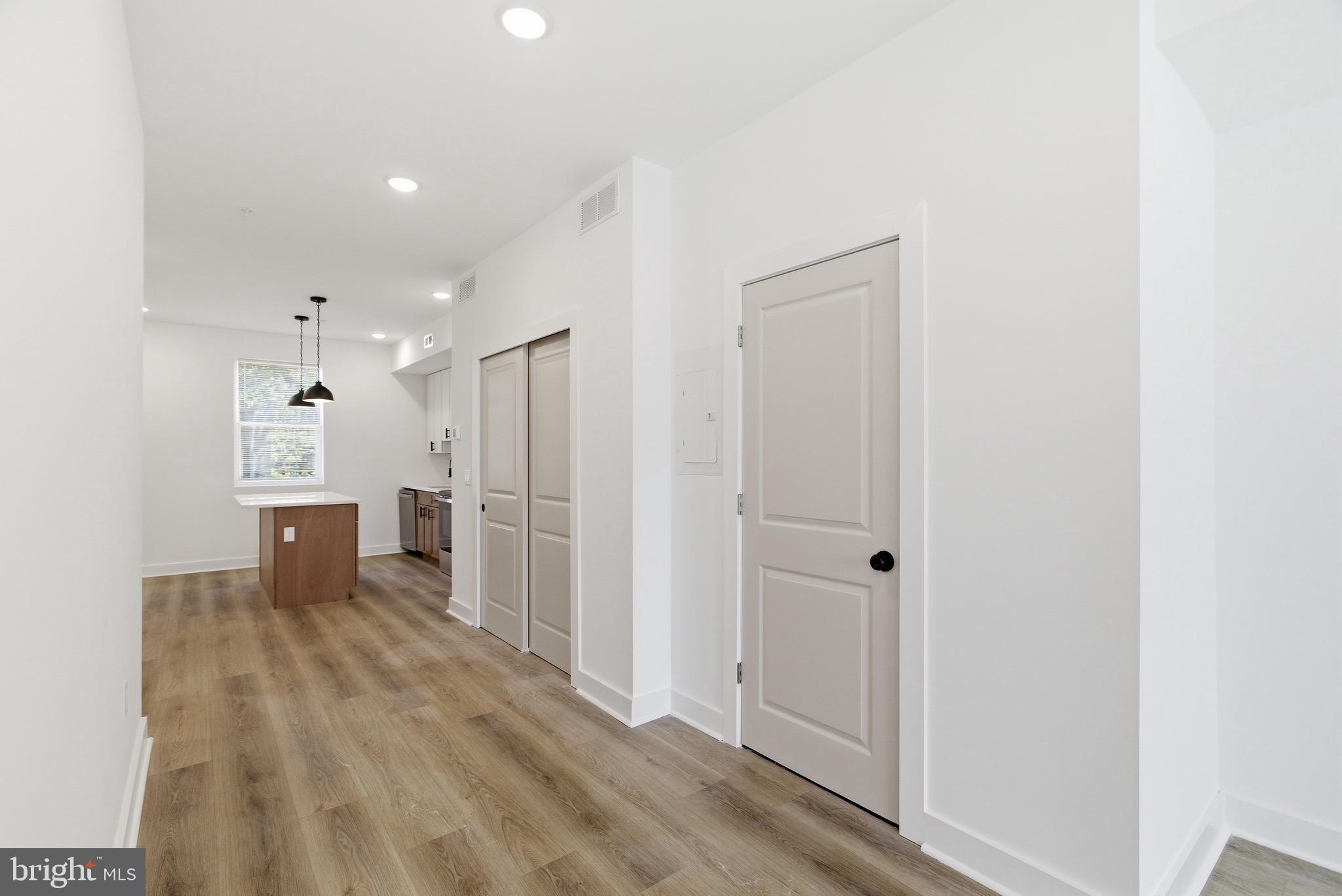 617 W CUMBERLAND STREET 2