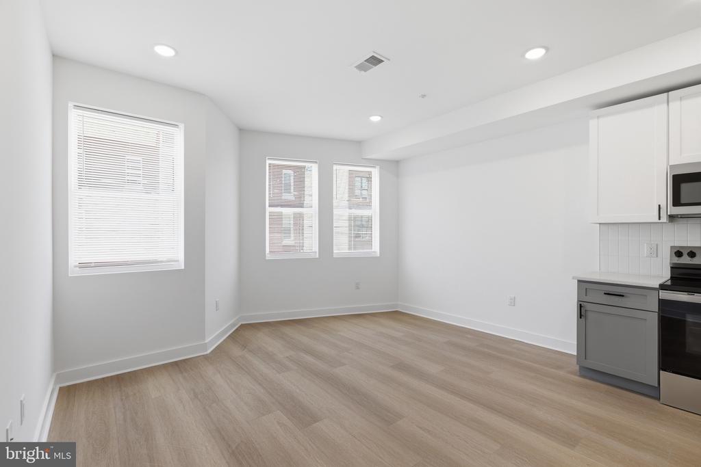 2123 N 9TH STREET 2