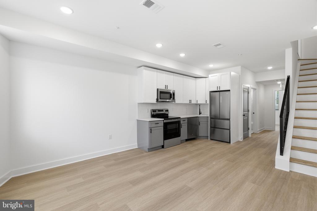 2123 N 9TH STREET 2
