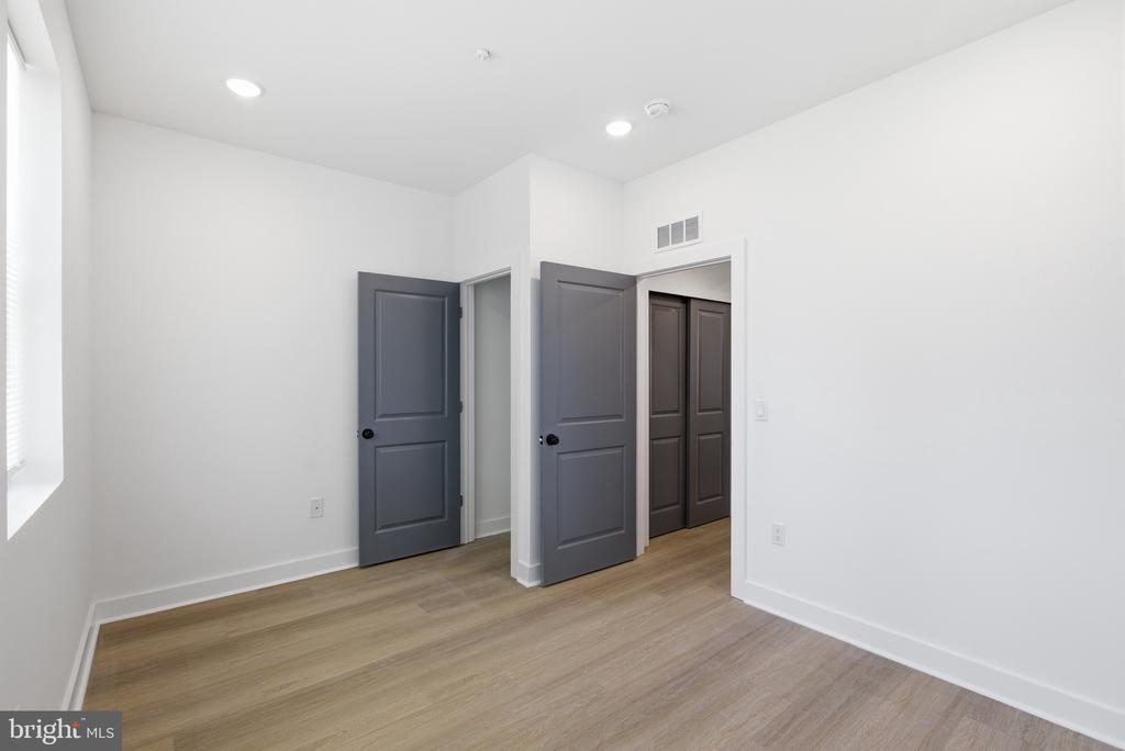2123 N 9TH STREET 2