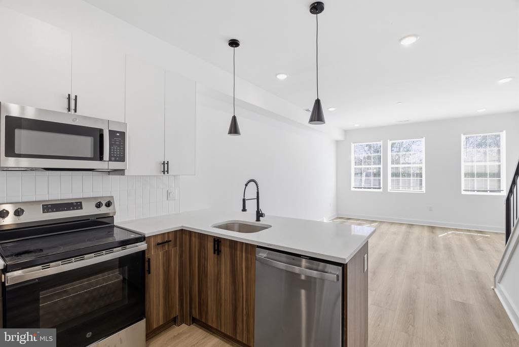 2534 N 11TH STREET 2