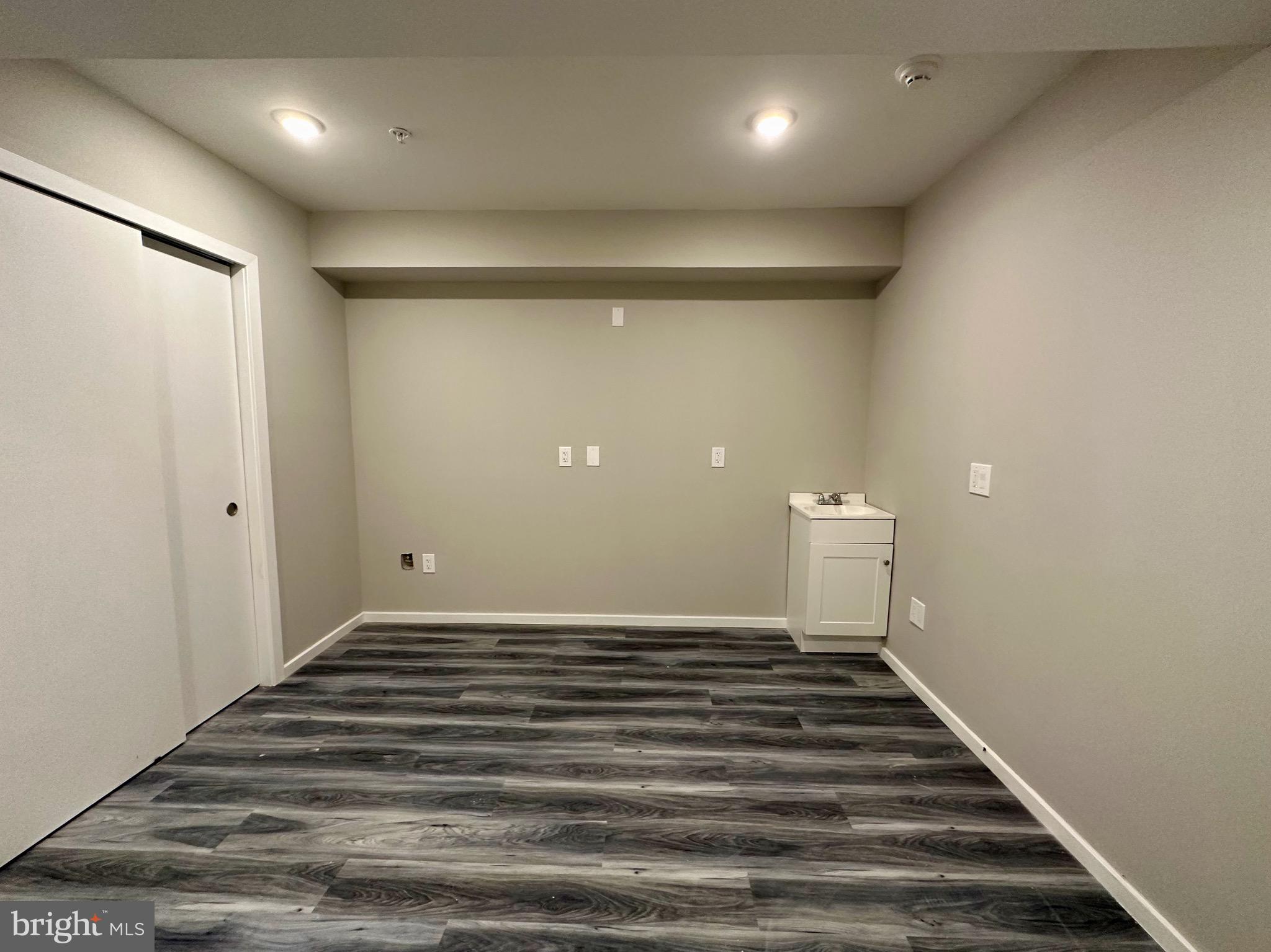 1225 W DAUPHIN STREET 3