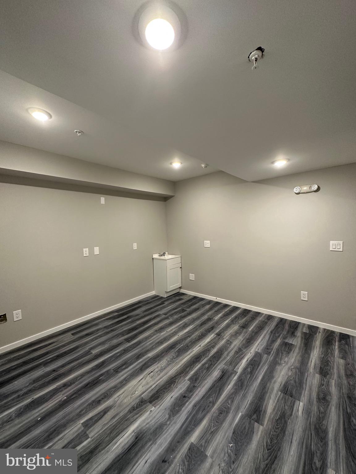 1225 W DAUPHIN STREET 3