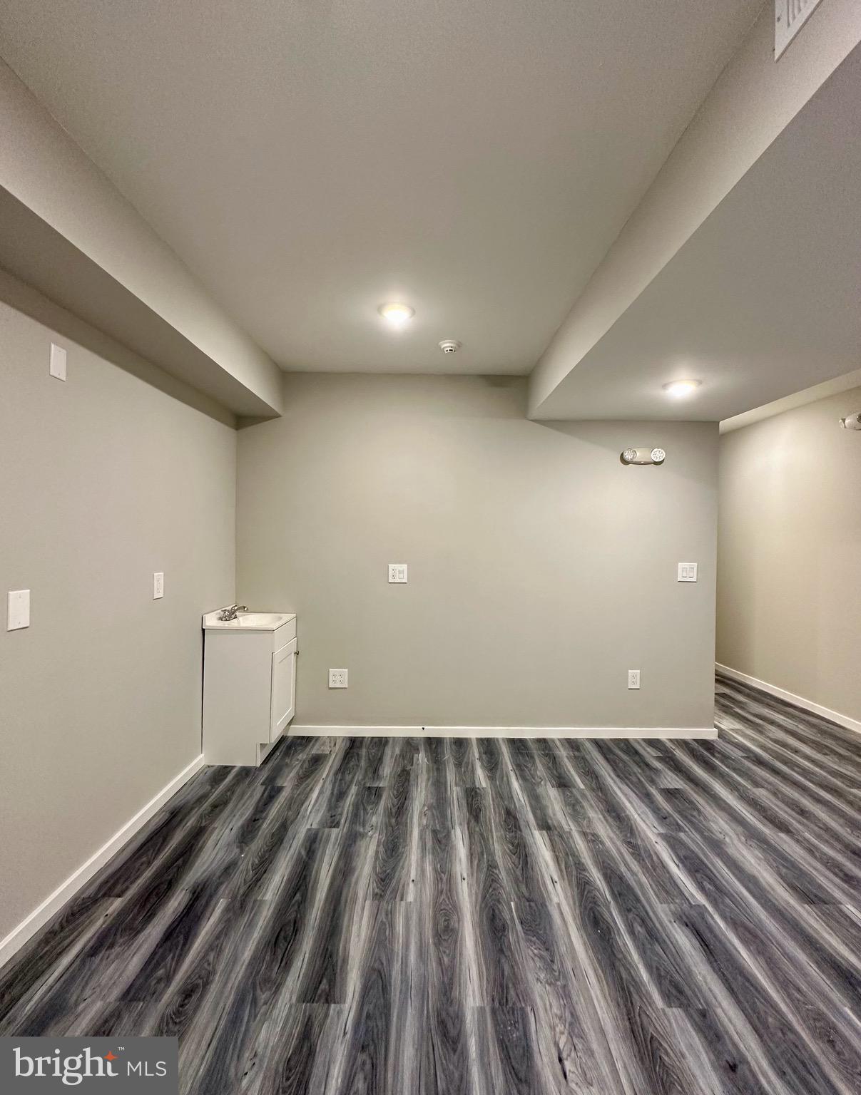1225 W DAUPHIN STREET 3