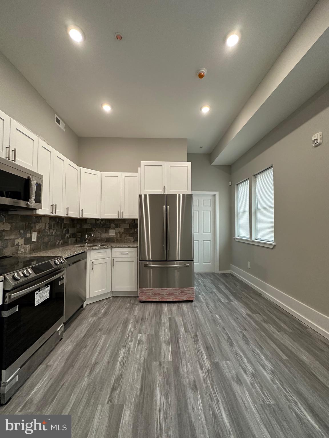 1225 W DAUPHIN STREET 3