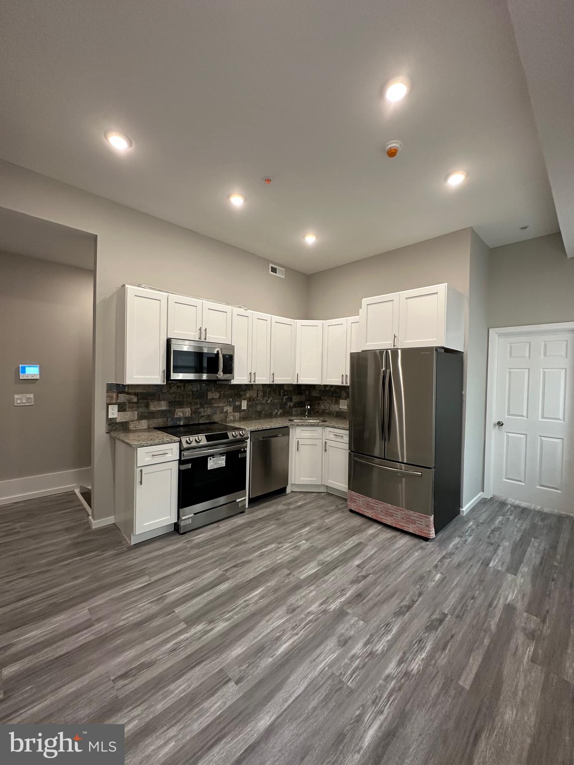 1225 W DAUPHIN STREET 3