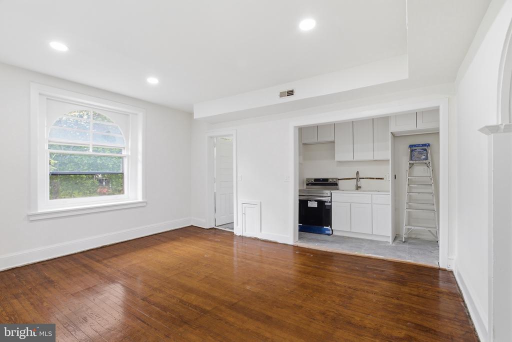 5939 DREXEL ROAD FL-2