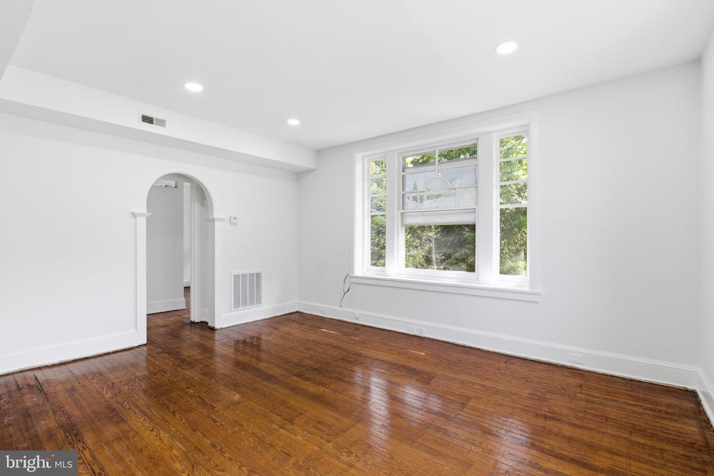 5939 DREXEL ROAD FL-2