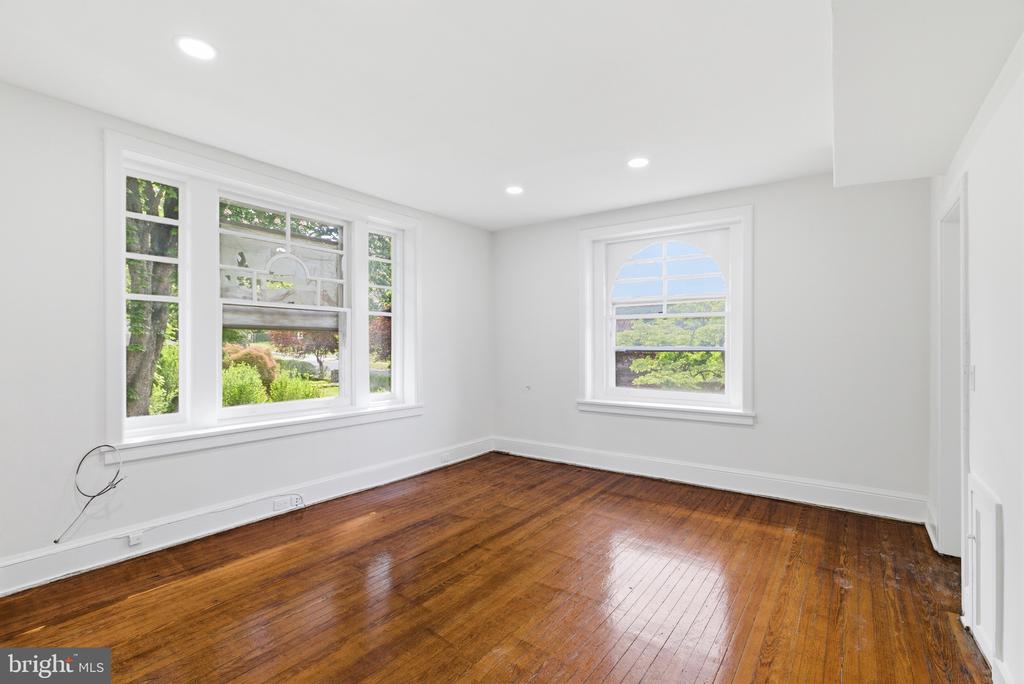 5939 DREXEL ROAD FL-2
