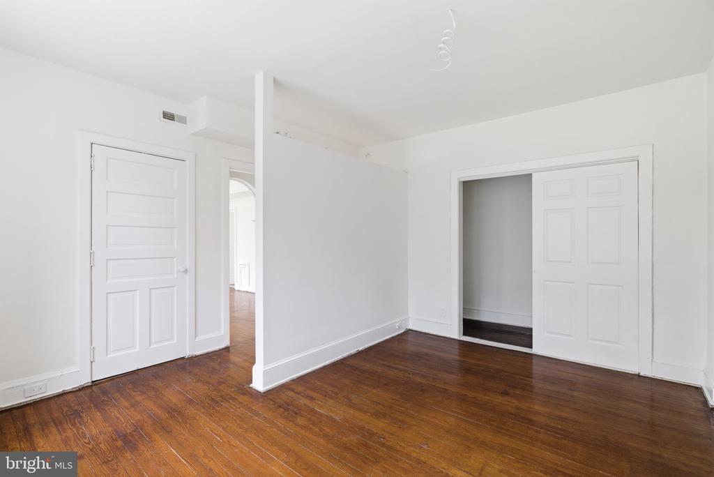 5939 DREXEL ROAD FL-2