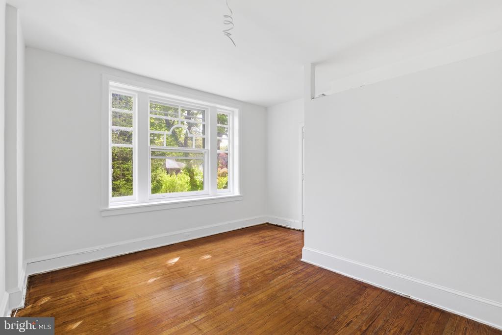 5939 DREXEL ROAD FL-2