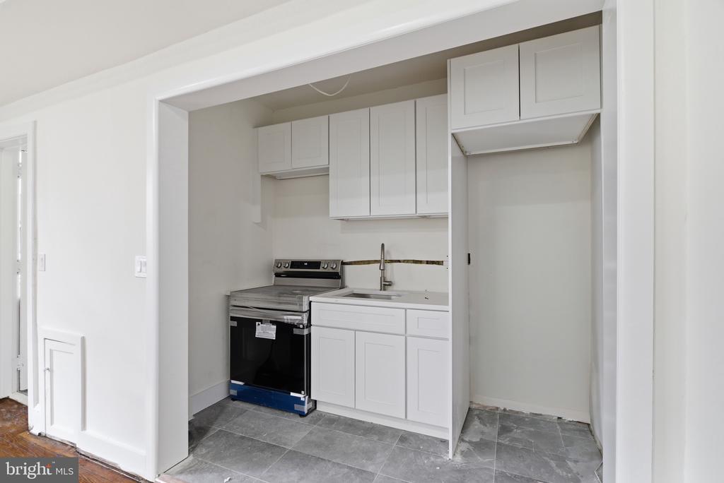 5939 DREXEL ROAD FL-2