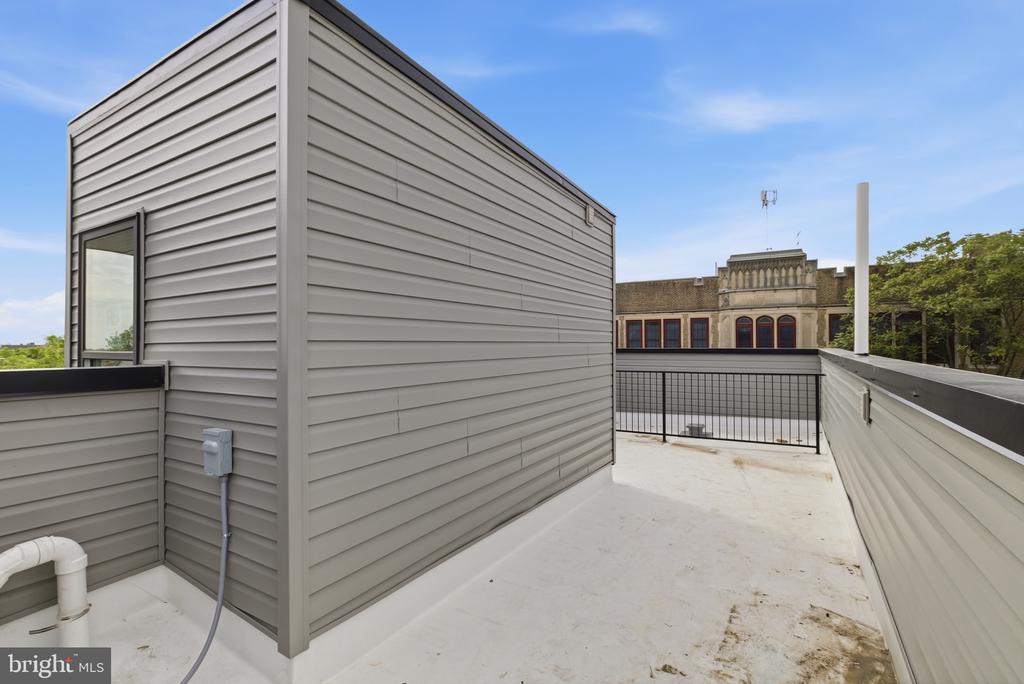 4021 BROWN STREET 3