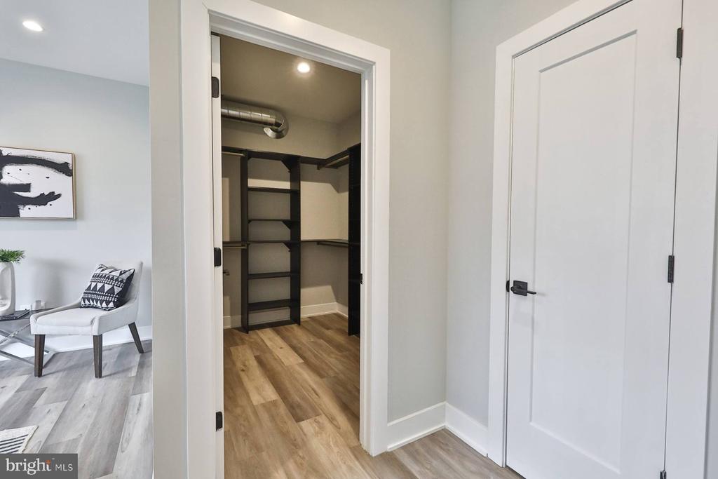 1612 CAMBRIDGE STREET 00 203