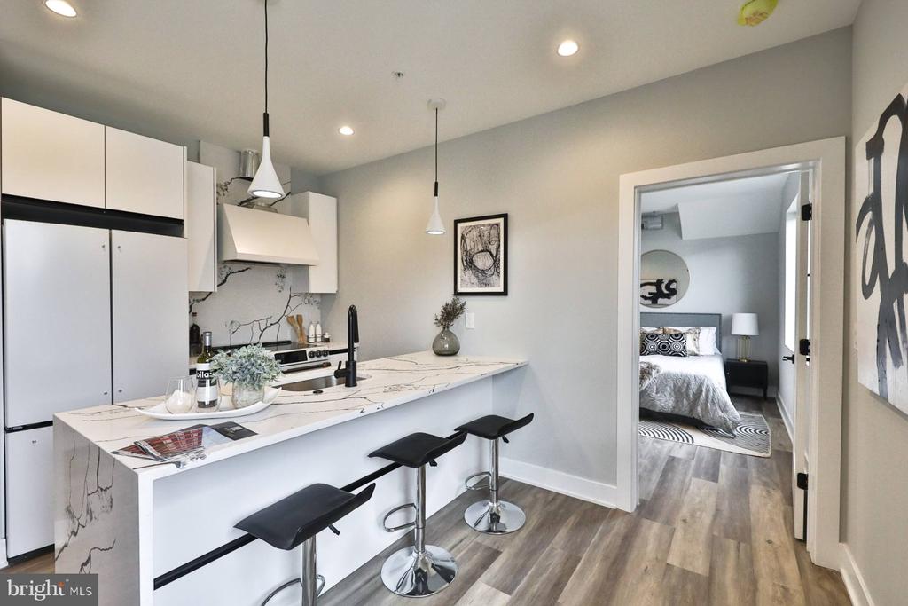 1612 CAMBRIDGE STREET 00 203