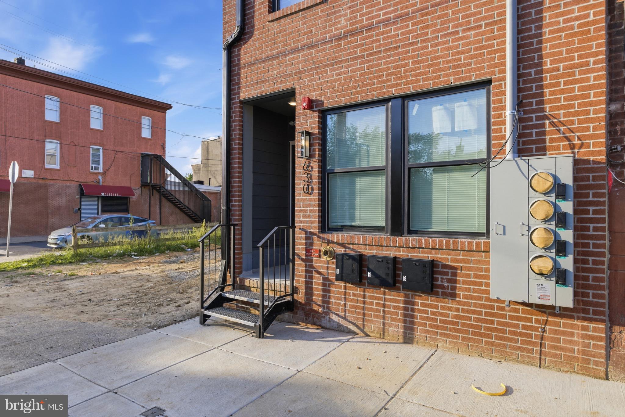 630 W CUMBERLAND STREET 1