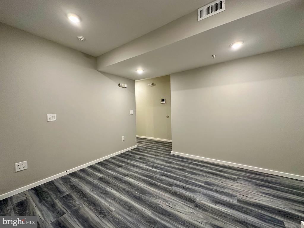 1225 W DAUPHIN STREET 3