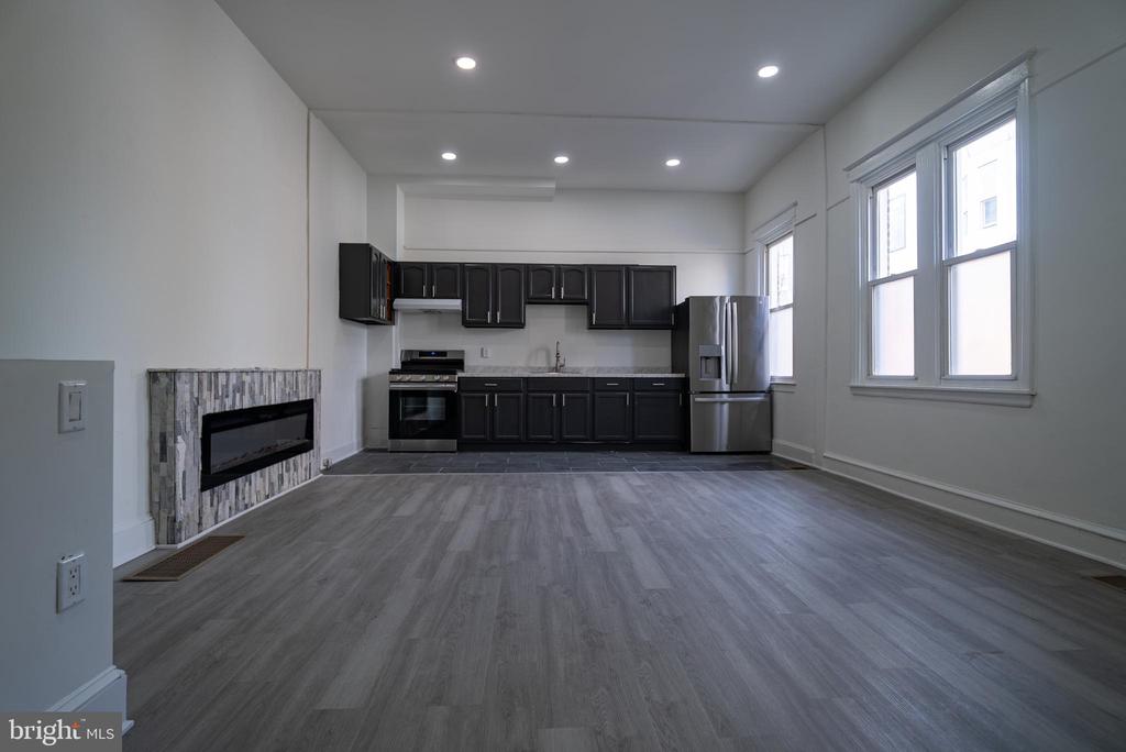 2410 WHARTON STREET 1ST FLOOR