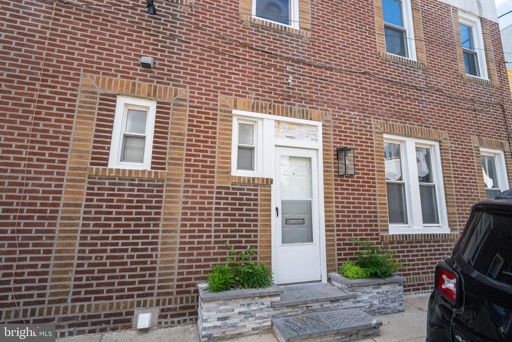 2410 WHARTON STREET 1ST FLOOR