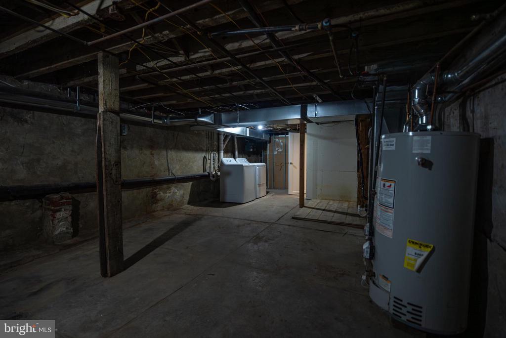 2410 WHARTON STREET 1ST FLOOR
