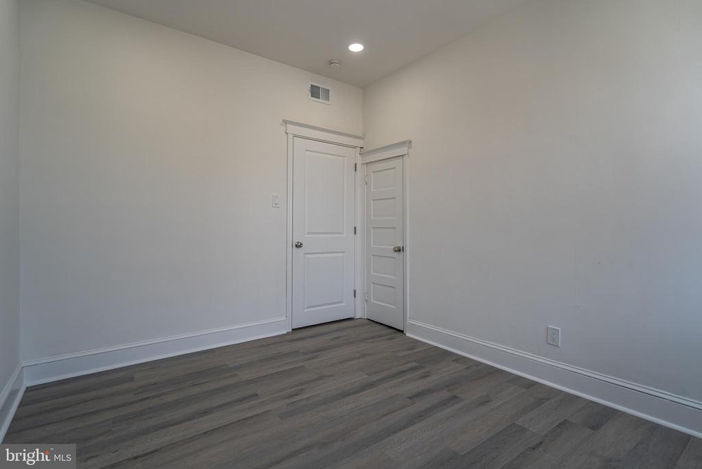 2410 WHARTON STREET 2ND FLOOR