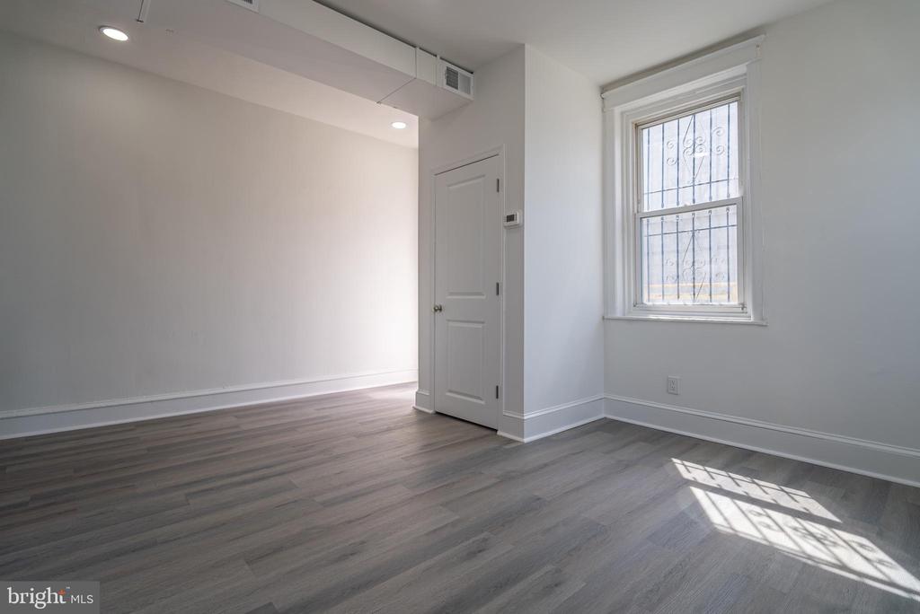 2410 WHARTON STREET 2ND FLOOR