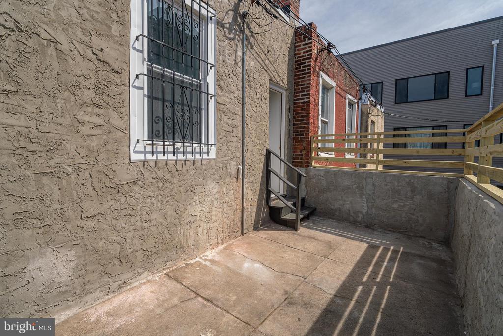 2410 WHARTON STREET 2ND FLOOR