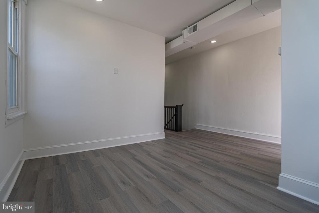 2410 WHARTON STREET 2ND FLOOR