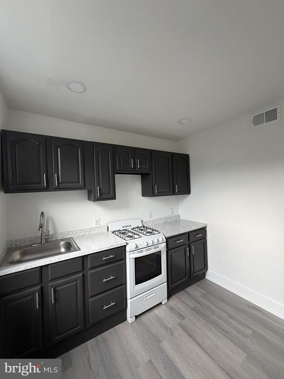 2410 WHARTON STREET 2ND FLOOR