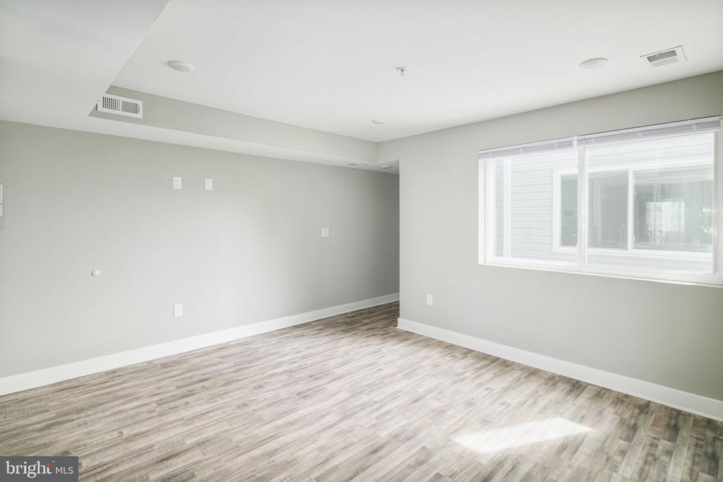 1443 N 8TH STREET 3
