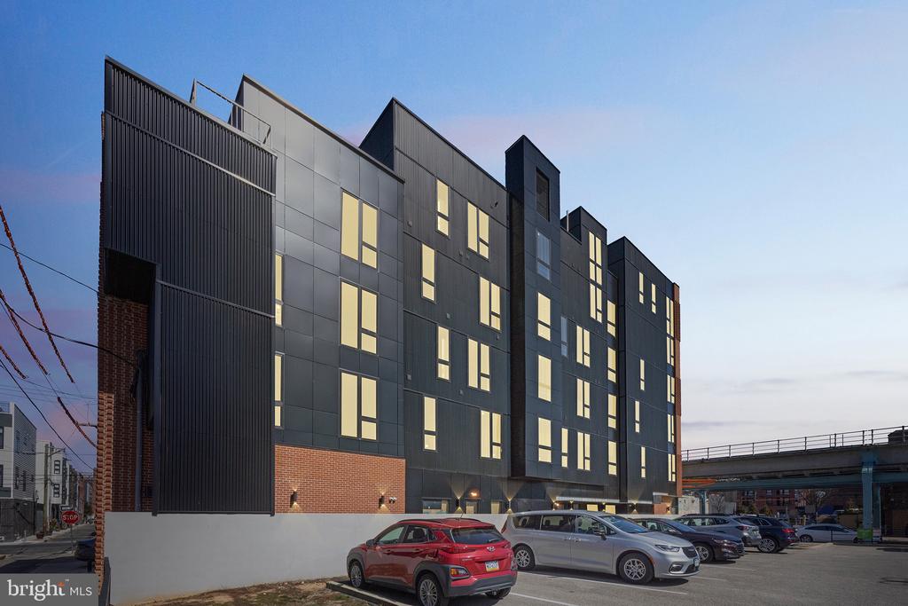 1350 N FRONT STREET 203